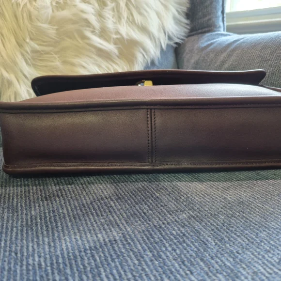 Coach Vintage City Willis Crossbody Hand Bag - Picture 6 of 12